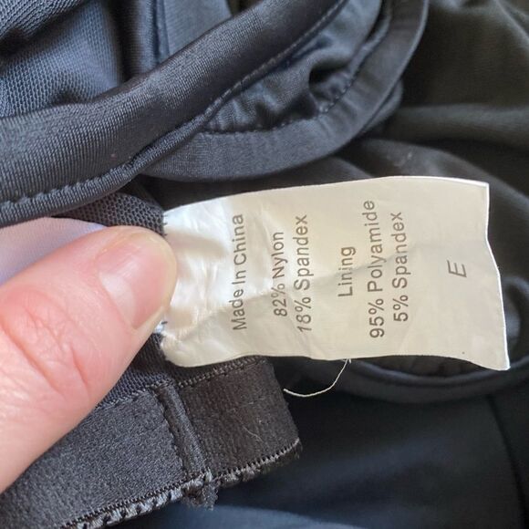 h2oh black flattering tankini swim top - Picture 3 of 5